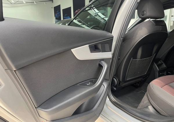 Audi A4 cena 129900 przebieg: 40085, rok produkcji 2020 z Bydgoszcz małe 379